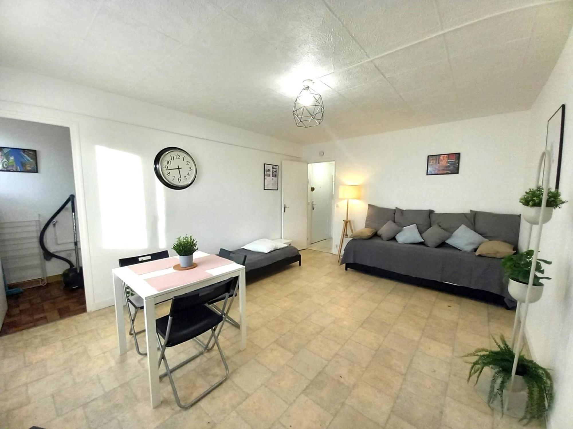 St-Quentin-En-Yvelines Plusieurs Appartements Avec Parking Трап Екстер'єр фото