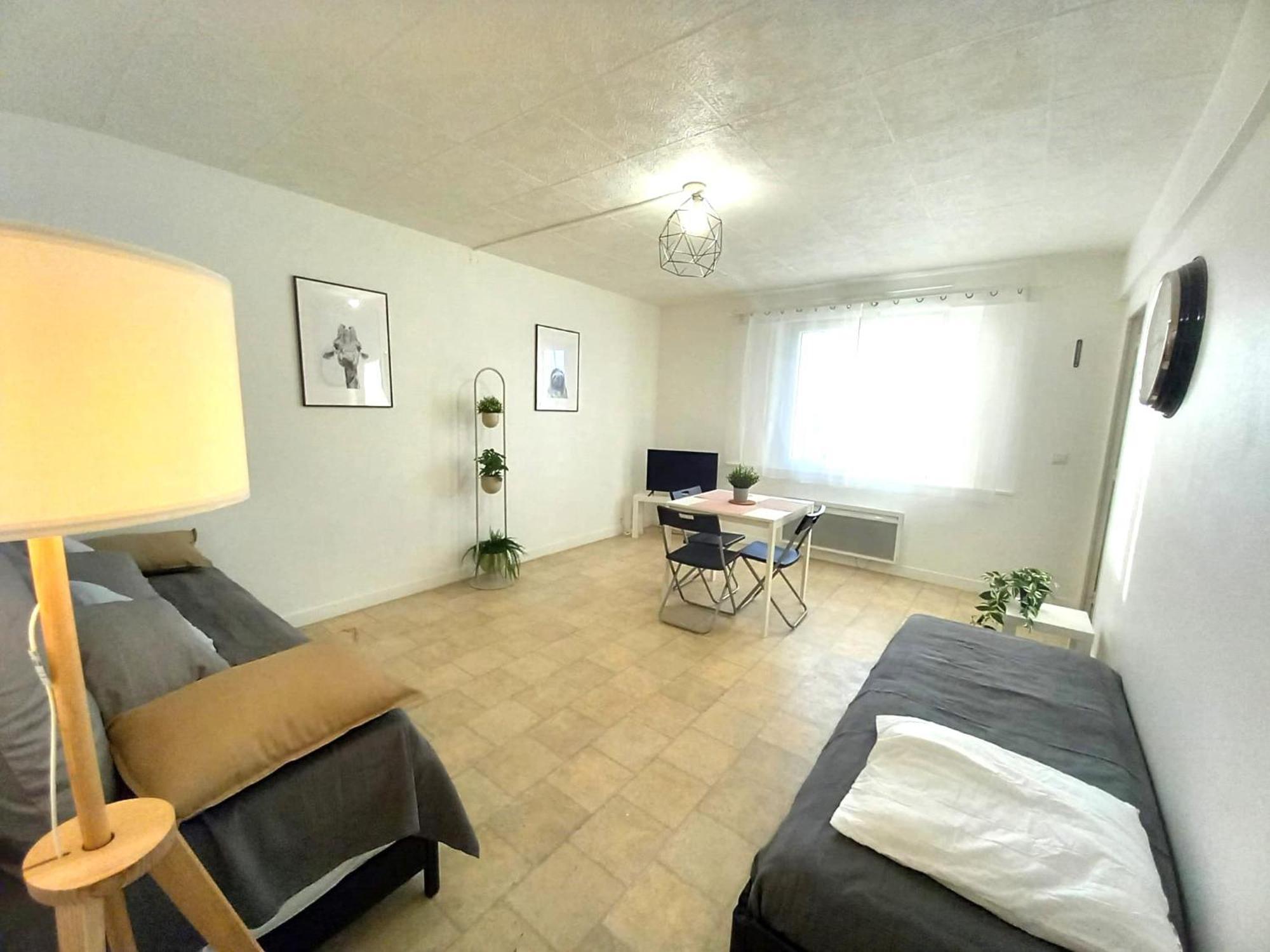 St-Quentin-En-Yvelines Plusieurs Appartements Avec Parking Трап Екстер'єр фото
