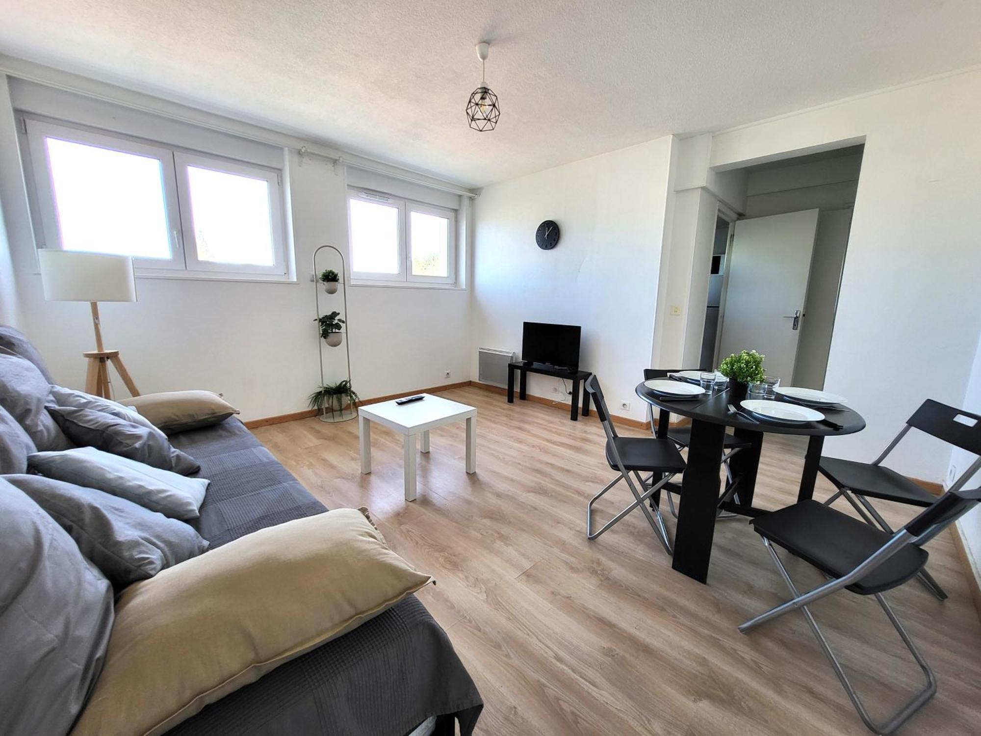 St-Quentin-En-Yvelines Plusieurs Appartements Avec Parking Трап Екстер'єр фото